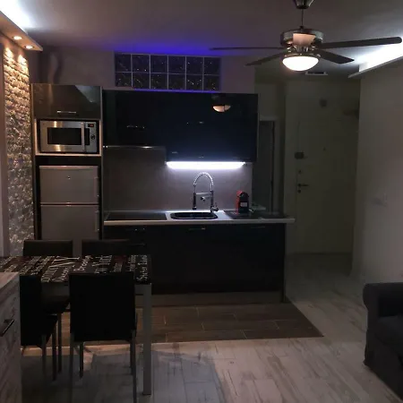 Golden Paradise Seaview Apartament