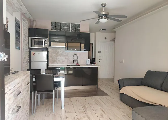 Golden Paradise Seaview