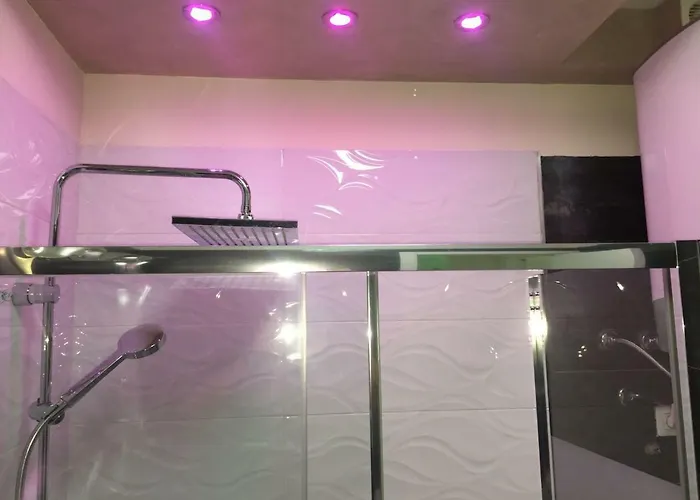 Golden Paradise Seaview Apartment