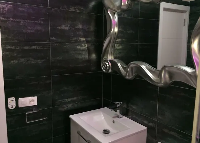 Golden Paradise Seaview