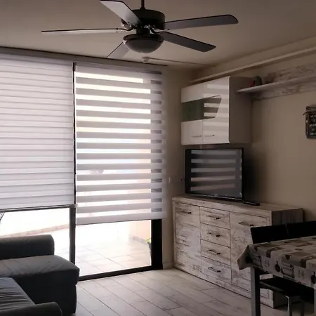 Golden Paradise Seaview