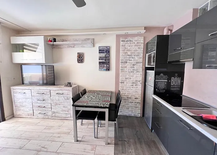 Golden Paradise Seaview 아파트 *